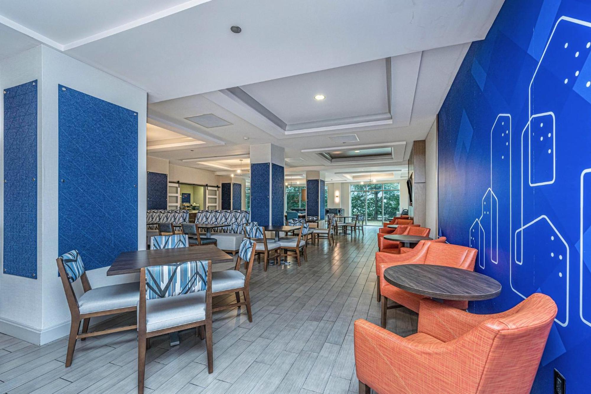 Hotel Express & Charleston Arpt-conv Ctr Area By Ihg North Charleston