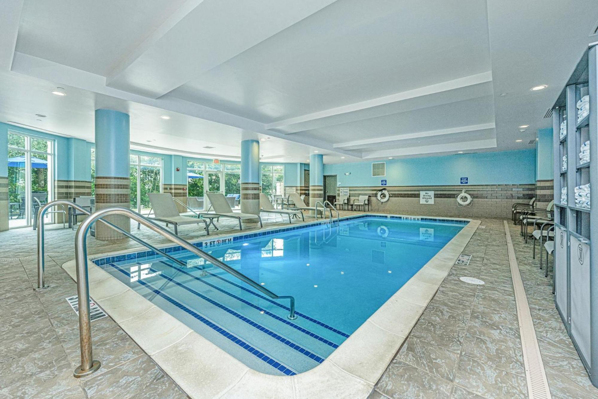 Express & Charleston Arpt-conv Ctr Area By Ihg