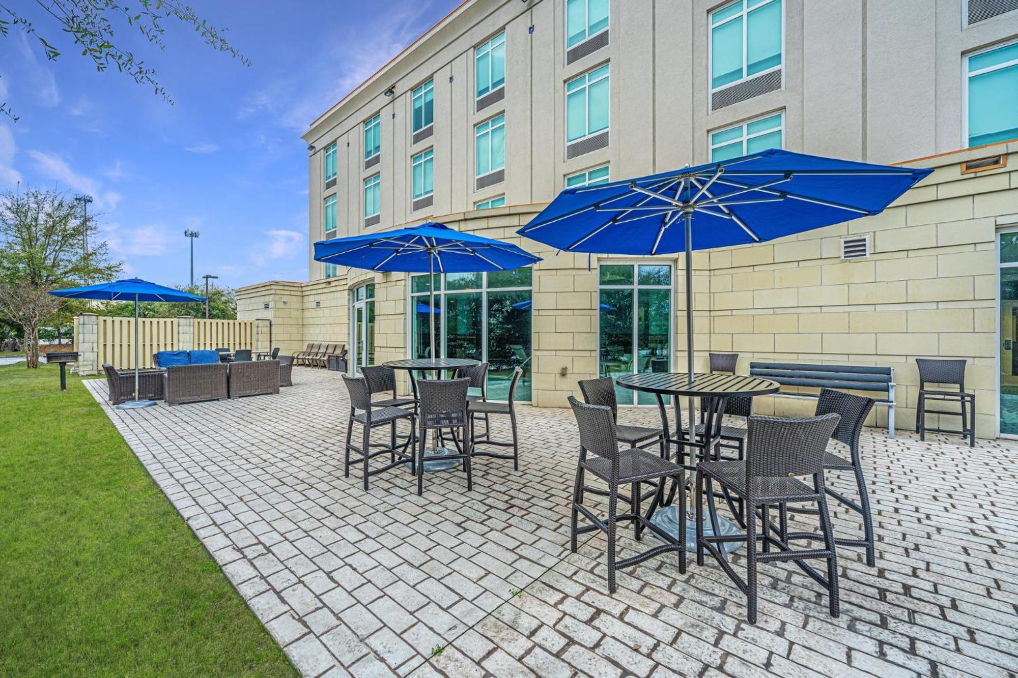Express & Charleston Arpt-conv Ctr Area By Ihg 3*