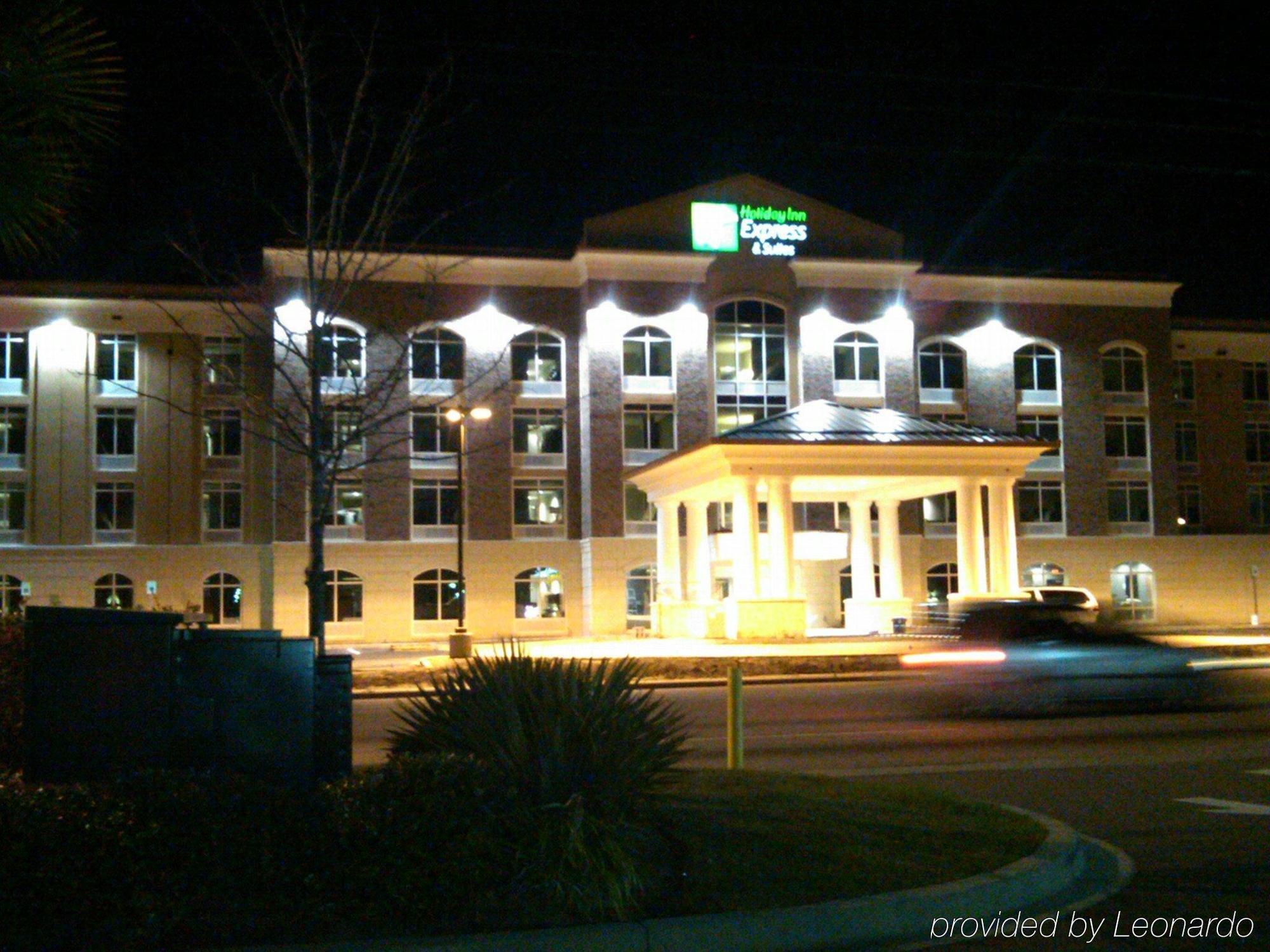 Express & Charleston Arpt-conv Ctr Area By Ihg 3*