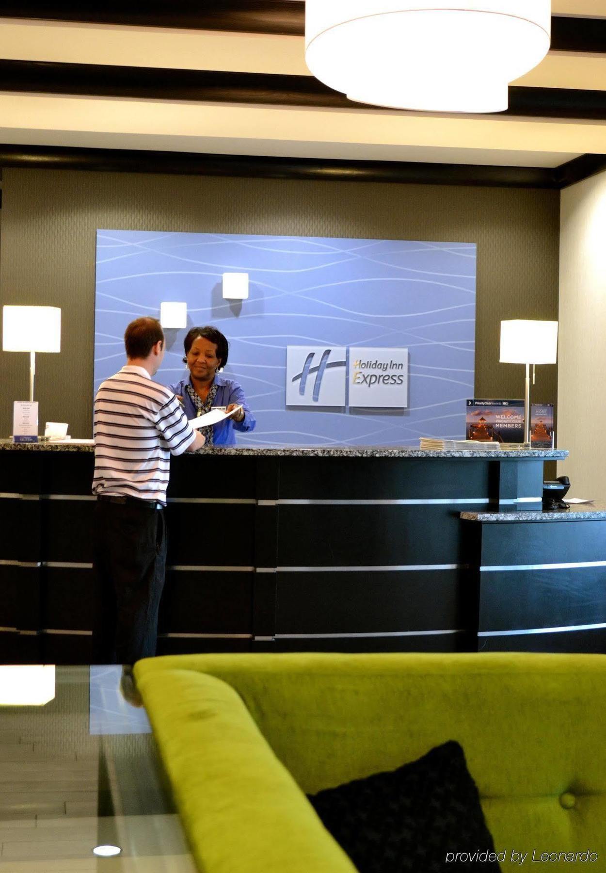 Express & Charleston Arpt-conv Ctr Area By Ihg Hotel