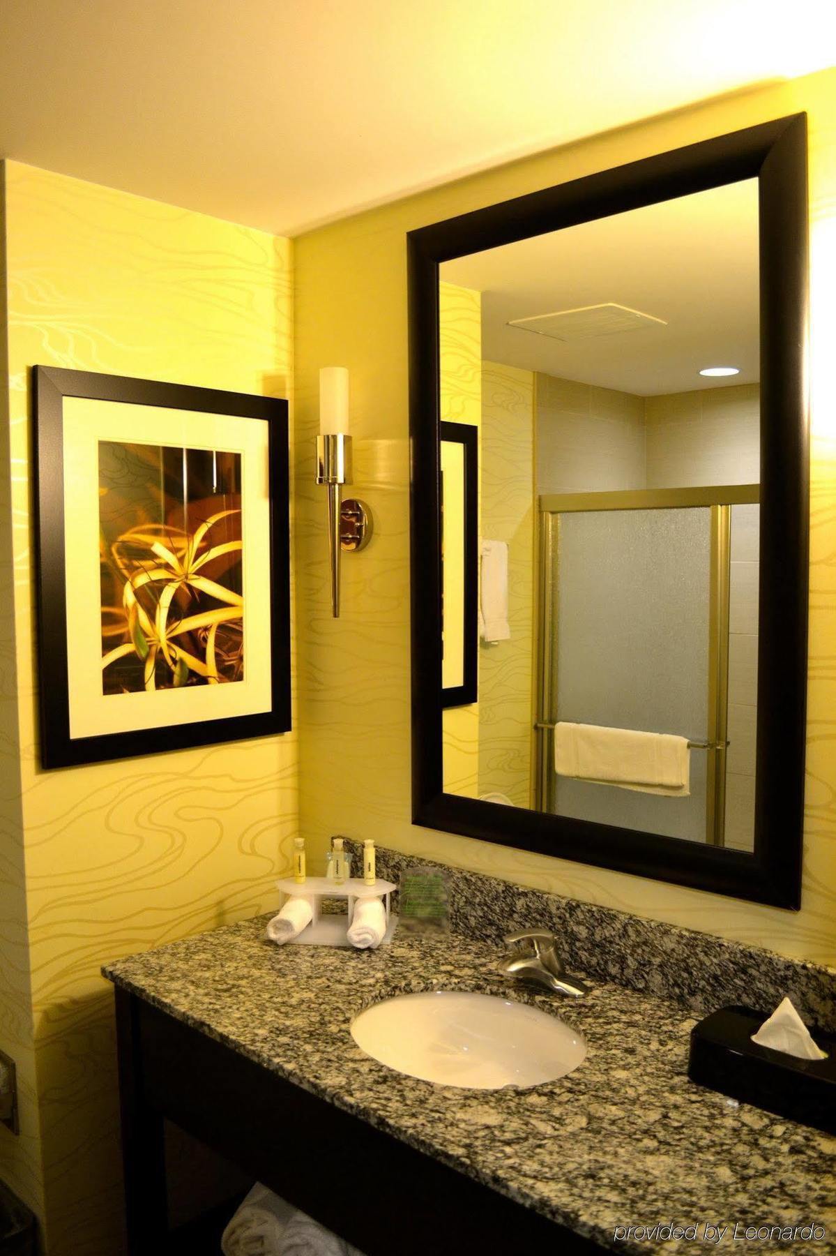 Express & Charleston Arpt-conv Ctr Area By Ihg Hotel