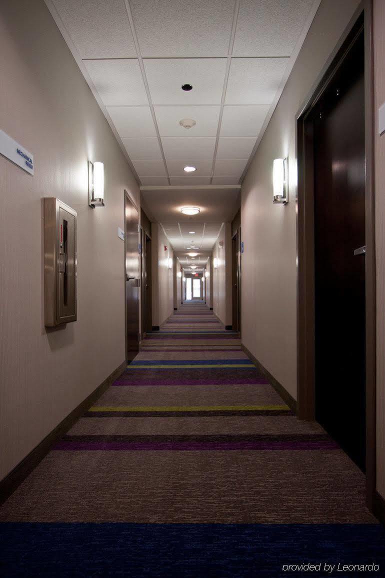 Express & Charleston Arpt-conv Ctr Area By Ihg Hotel North Charleston