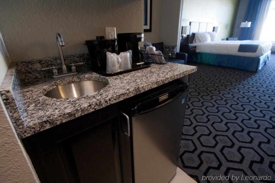 Express & Charleston Arpt-conv Ctr Area By Ihg 3* North Charleston