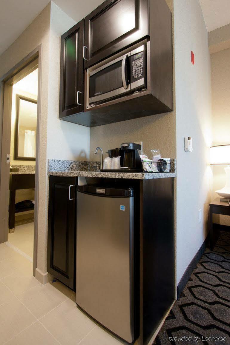 Express & Charleston Arpt-conv Ctr Area By Ihg